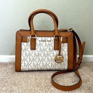 Michael Kors Signature Cross Body Bag